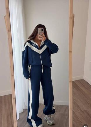 Синій спортивний костюм