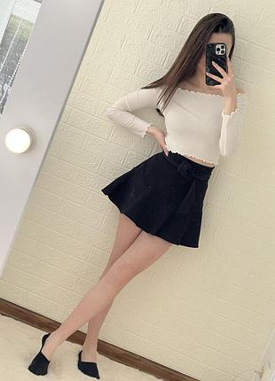 Белый топ prettylittlething 2