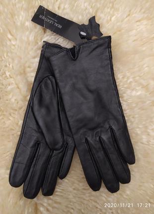 Перчатки кожаные, черного цвета1 фото