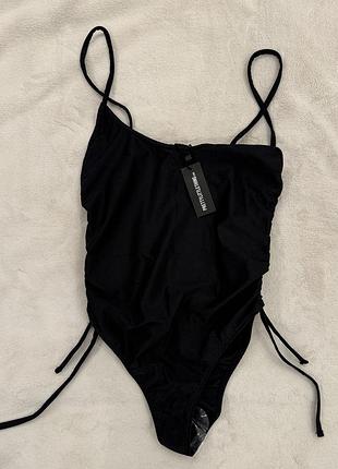 Купальник чорний суцільний prettylittlething plt