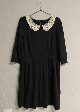 Сукня з класним коміром