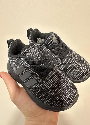 Кроссовки adidas 22 р