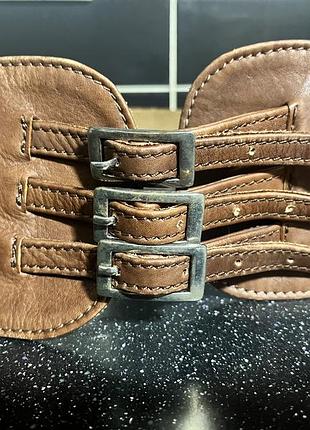 Кожаный пояс -корсет