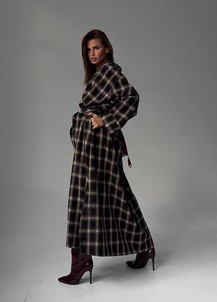 Платье рубашка длинное в клетку с косинкой черно красная