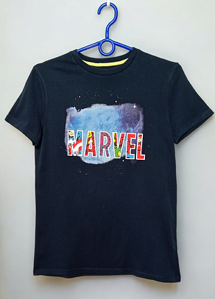 Футболка marvel.