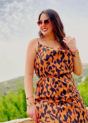 Стильное, легкое,фирменное платье, платье, без рукавов, в тигровый принт