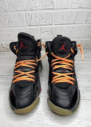 Крутые баскетбольные кроссовки nike jordan jumpman two trey