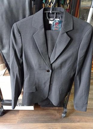 Костюм брючний класичний