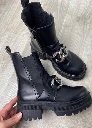 Черные демисезонные ботинки