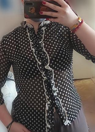 Чорна сорочка в горох з рюшами