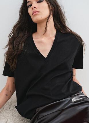 Футболка в минималистичном стиле zara