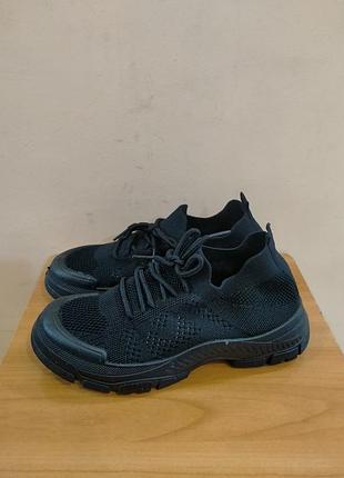 Мокасини,кеди жіночі чорні,зі шнурками.д-8495.
розміри:36-41.
ціна -600грн