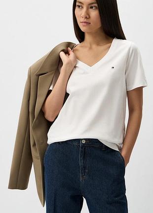 Жіноча футболка від tommy hilfiger( 1+1=3)