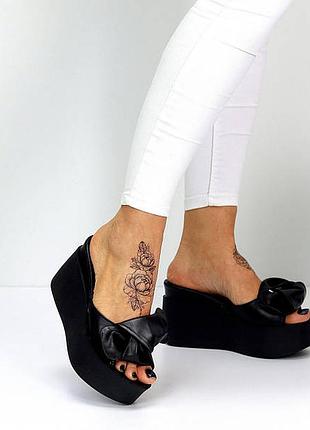 10956 шльопанці шкіряні, сабо  на танкетці