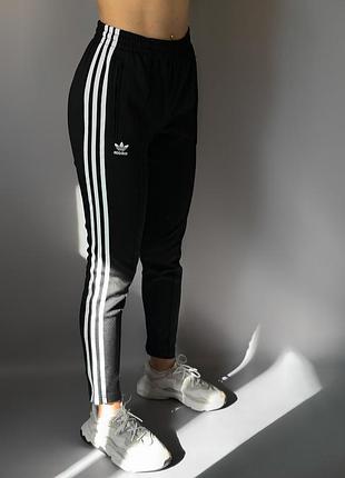 Спортивные штаны adidas