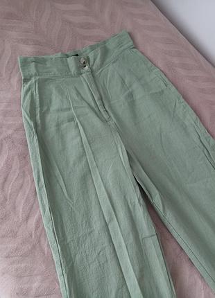 Мятные легкие коттоновые брюки палаццо на высокой посадке