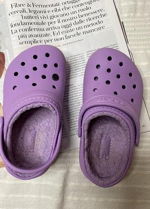 Сиреневые crocs c10