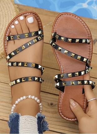 Босоніжки жіночі