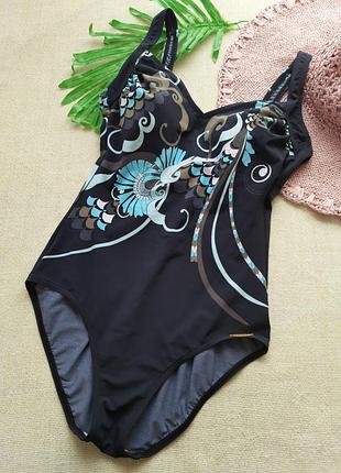 Слитный купальник sunflair