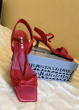 Босоножки женские welfare red