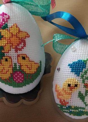 Вышитые крупнокодные пишущие письма