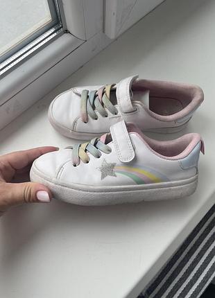 Фірмові білі кросівки кеди