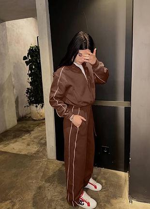 Спортивный костюм зип кофта олимпийка и широкие брюки с кантами женский комплект