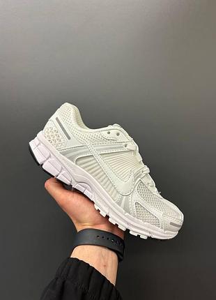 Nike vomero zoom 5 white