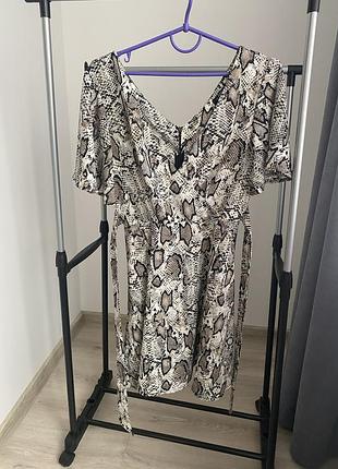 Сукня коротка