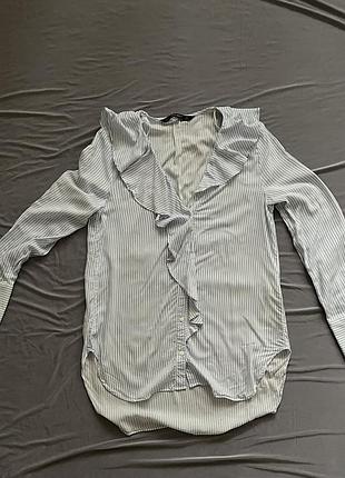 Блуза zara з воланом