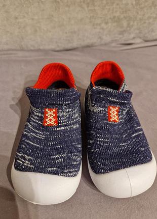 Житяче взуття 19 розмір