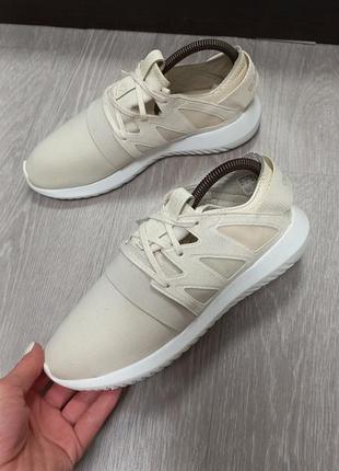 Женские кроссовки adidas 3