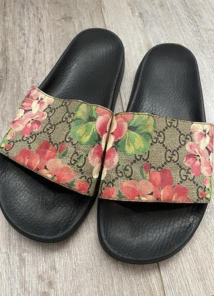 Шльопанці,сланці від гуччи