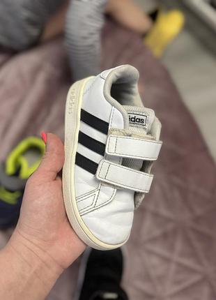 Кросівки adidas