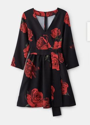 Сукня в троянди