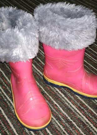 Срочно/яркие резиновые сапоги с меховыми носочками1 фото