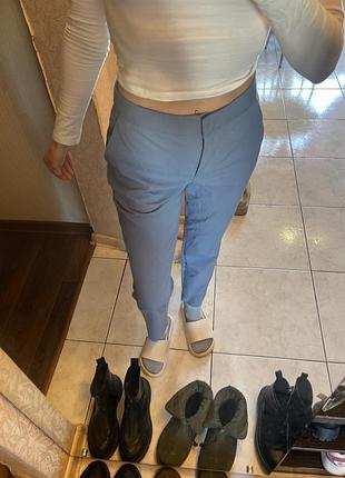 Класичні брюки блакитного кольору zara