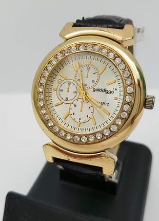 Часы golddigga, кварц. красивый дизайн. под золото.1 фото