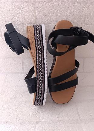 Босоножки женские