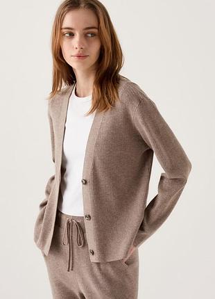 Кардиган uniqlo (472074)