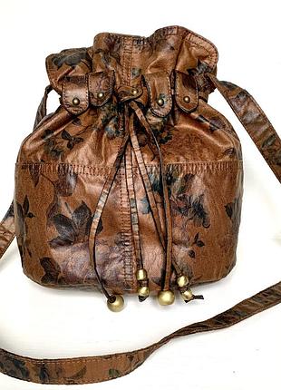 Женская сумка stradivarius.