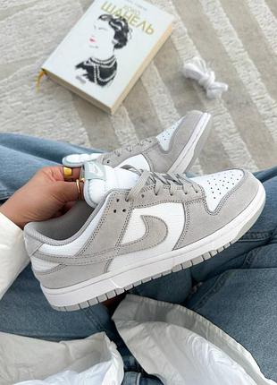 Жіночі кросівки nike dunk low grey suede premium