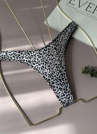 Стрінги лео