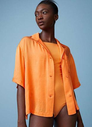 Сатиновая рубашка с короткими рукавами от h&m