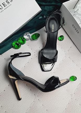 Guess оригінал чорні лакові босоніжки на шпильці