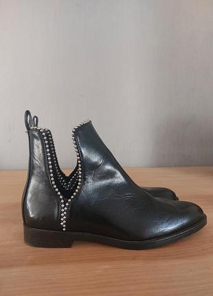 Шикарные кожаные ботинки zara