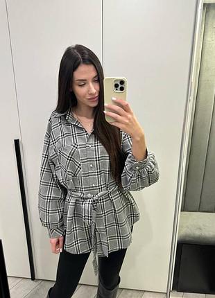 Новенька фланелева клітчата сорочка вільного крою жіноча трендова рубашка з поясом у комплекті в клітинку