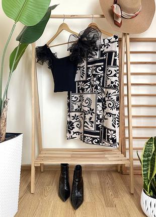 Красива спідниця трапеція