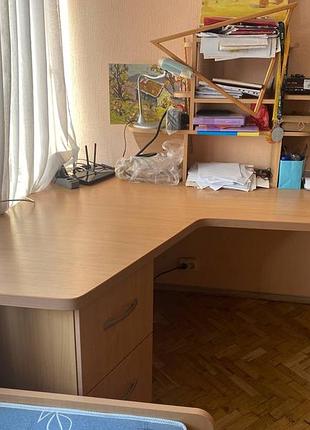 Угловой письменный стол