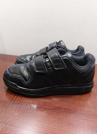 Дітячі. оригінальні кросівки adidas. розмір 29
